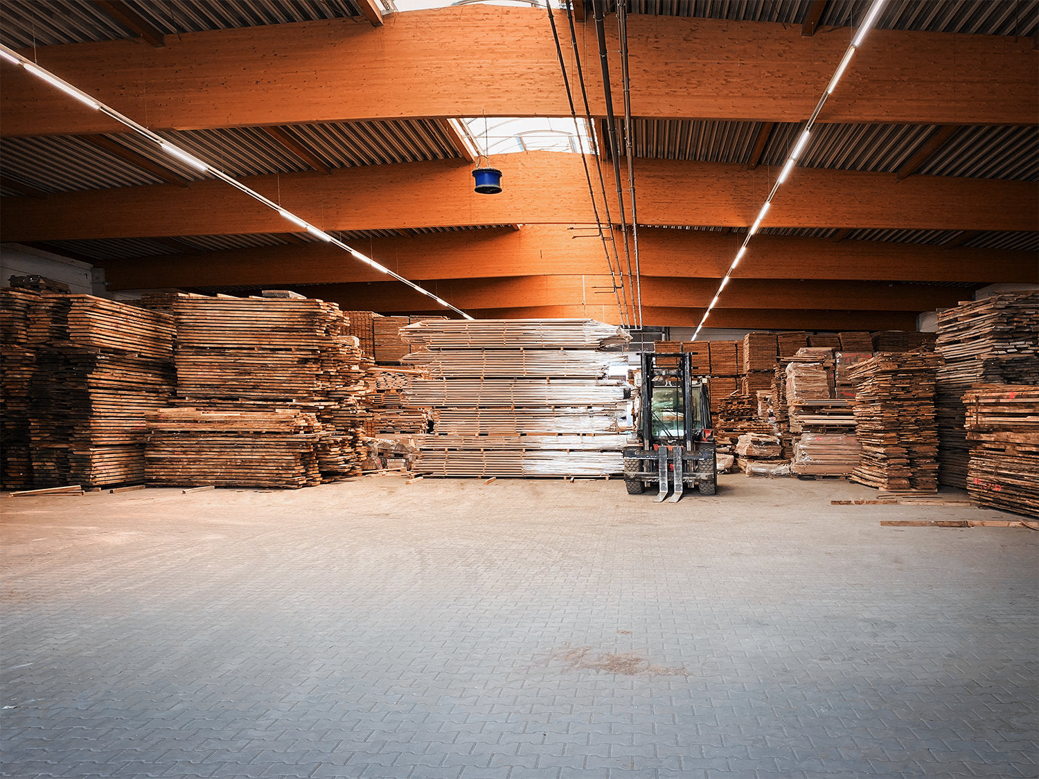 Eine Weitwinkelaufnahme der Klimahalle der Firma Gunreben